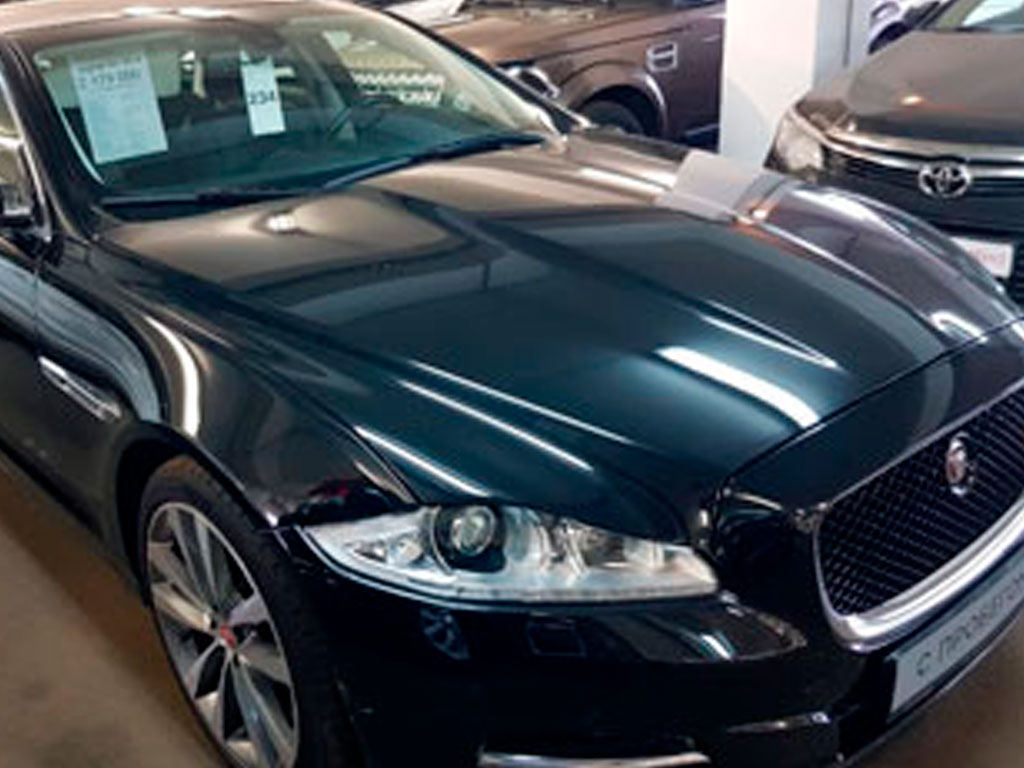 Jaguar XJ проверяем техническое состояние по программе Approved